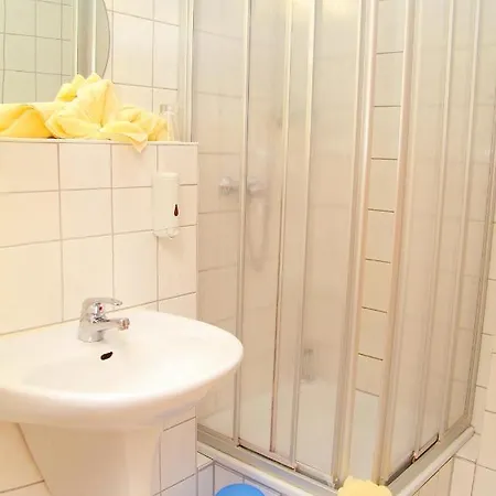 Отель Hotel Mueritzterrasse 3*