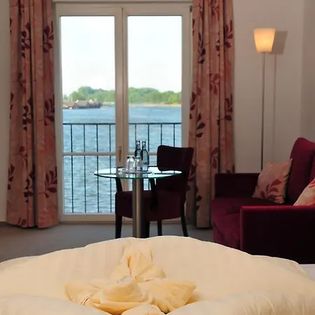Отель Hotel Mueritzterrasse